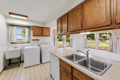11619 Plitzuweit Road, Caledonia, MN 55921 - Photo 9