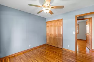 1086 Lowell Dr, Apple Valley, MN 55124 - Photo 17