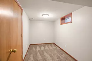 1086 Lowell Dr, Apple Valley, MN 55124 - Photo 29