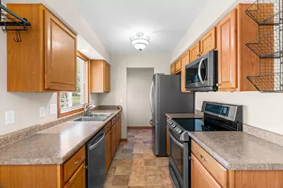 1086 Lowell Drive, Apple Valley, MN 55124 - Photo 5