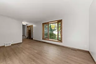 12575 Fescue Ct, Eden Prairie, MN 55347 - Photo 11