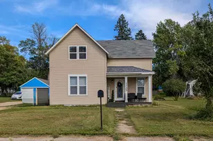1133 Miller Ave, Windom, MN 56101 - Photo 1