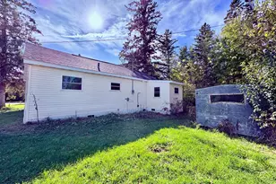 412 2nd St NW, Baudette, MN 56623 - Photo 3