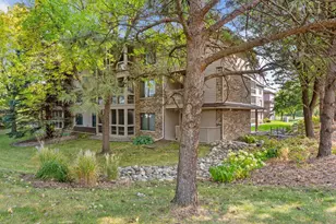 3801 W 98th St, Bloomington, MN 55431 - Photo 45