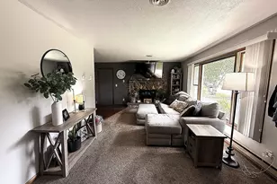 112 Orchard Cir, Montevideo, MN 56265 - Photo 7