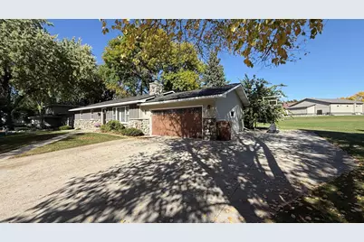112 Orchard Circle, Montevideo, MN 56265 - Photo 3