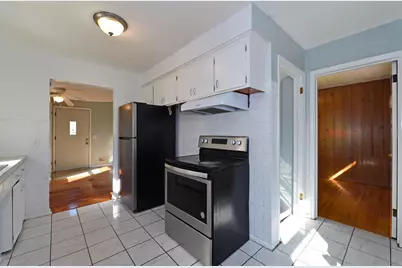 6806 Scott Avenue N, Brooklyn Center, MN 55429 - Photo 9