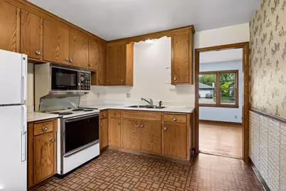 6909 36th Avenue N, Crystal, MN 55427 - Photo 7