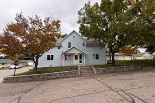103 1st Street N, Evansville, MN 56339 - Photo 1