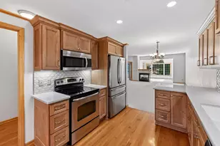 8395 Rosewood Dr, Chanhassen, MN 55317 - Photo 3