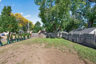979 St Anthony Ave, Saint Paul, MN 55104 - Photo 27