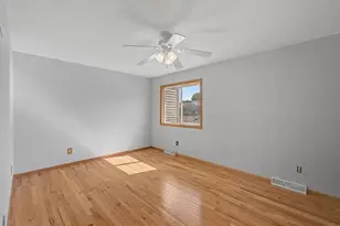 2281 Pond Ave, Maplewood, MN 55119 - Photo 11