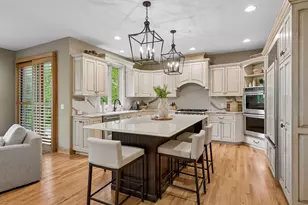 9001 Springwood Dr, Woodbury, MN 55125 - Photo 13