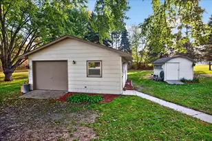 24 Willow Cir, Annandale, MN 55302 - Photo 3