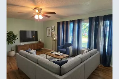 126 2nd Avenue SW, Wells, MN 56097 - Photo 9