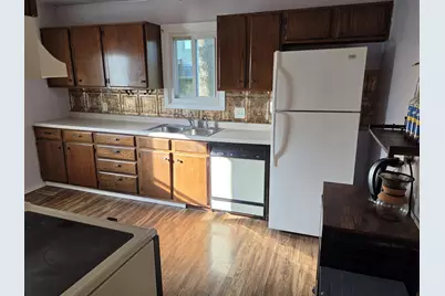 126 2nd Avenue SW, Wells, MN 56097 - Photo 5