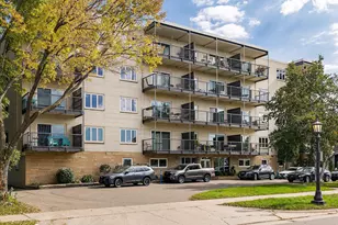 200 Mississippi River Blvd N, Saint Paul, MN 55104 - Photo 1