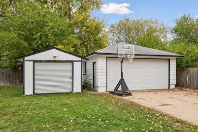 7006 Ewing Avenue N, Brooklyn Center, MN 55429 - Photo 37