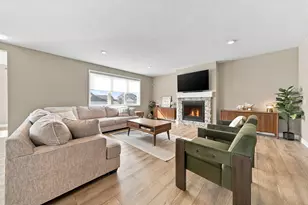 11325 Creekside Trail, Maple Grove, MN 55311 - Photo 3