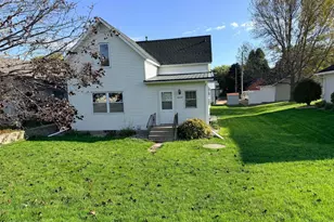 1223 S Jefferson St, New Ulm, MN 56073 - Photo 1