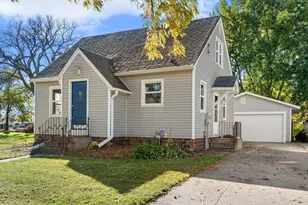 918 3rd St SW, Waseca, MN 56093 - Photo 1