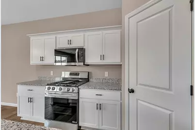 683 47th Avenue NE, Saint Cloud, MN 56304 - Photo 9