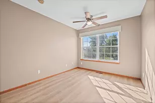 941 Newport Ave, Shakopee, MN 55379 - Photo 29
