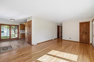 2223 Maryland Ave E, Saint Paul, MN 55119 - Photo 5