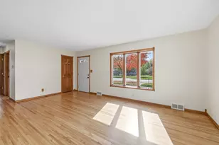 2223 Maryland Ave E, Saint Paul, MN 55119 - Photo 7