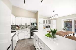 9712 Cimarron Cir, Minnetonka, MN 55305 - Photo 1