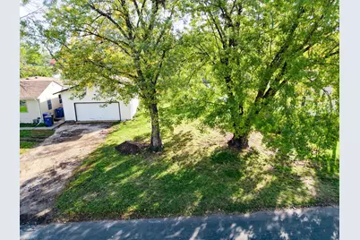 9211 Columbus Avenue S, Bloomington, MN 55420 - Photo 5