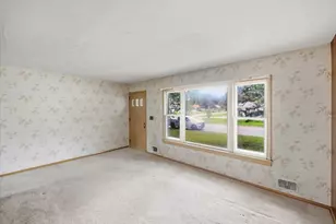 1677 Rose Pl, Roseville, MN 55113 - Photo 9