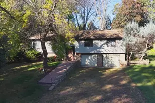 9270 Kiowa Trail, Chanhassen, MN 55317 - Photo 19