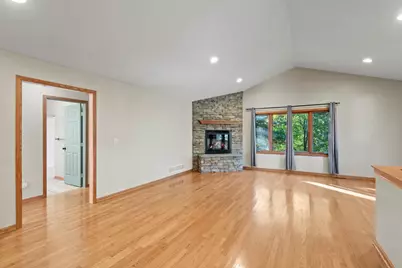 1158 Summit Avenue, Mahtomedi, MN 55115 - Photo 7