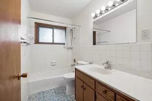 2267 Mohawk Road E, North Saint Paul, MN 55109 - Photo 21