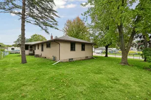 2267 Mohawk Road E, North Saint Paul, MN 55109 - Photo 37