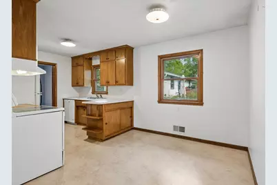 2267 Mohawk Road E, North Saint Paul, MN 55109 - Photo 7