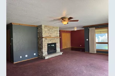 541 Southport Drive, Fairmont, MN 56031 - Photo 11