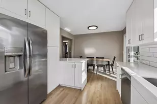 3233 Edgewood Ave S, Saint Louis Park, MN 55426 - Photo 9