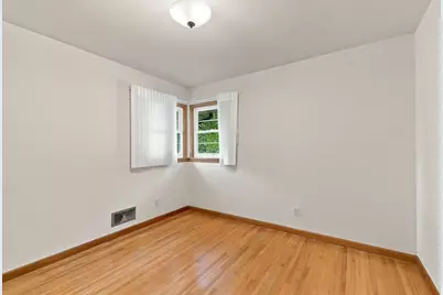 443 Eldridge Avenue W, Roseville, MN 55113 - Photo 15