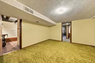 6131 Lee Ave N, Brooklyn Center, MN 55429 - Photo 35