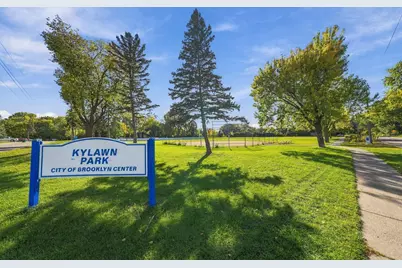 6131 Lee Avenue N, Brooklyn Center, MN 55429 - Photo 51