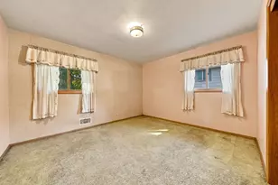6131 Lee Ave N, Brooklyn Center, MN 55429 - Photo 9