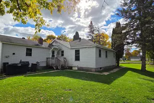 1120 9th St, International Falls, MN 56649 - Photo 3