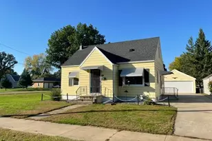 803 13th Ave SE, Austin, MN 55912 - Photo 1