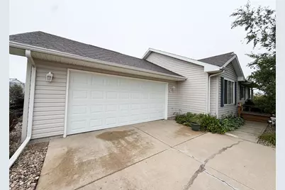 1112 Cherry Drive, Luverne, MN 56156 - Photo 3