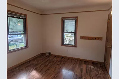 1049 Gorman Avenue, West Saint Paul, MN 55118 - Photo 3