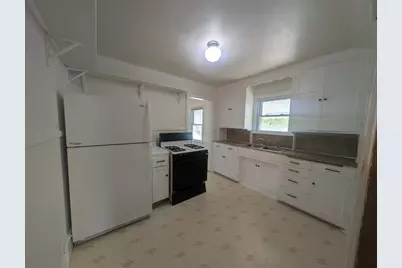 1049 Gorman Avenue, West Saint Paul, MN 55118 - Photo 9