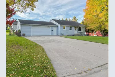 740 E Gustavus Avenue, Fergus Falls, MN 56537 - Photo 1