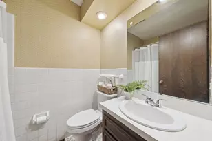 4664 Hillsboro Ave N, New Hope, MN 55428 - Photo 19